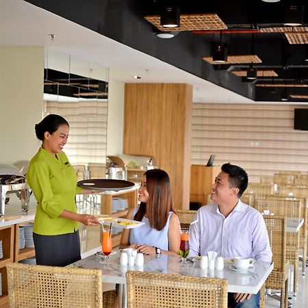 Whiz Prime Hotel Basuki Rahmat Malang Exterior photo